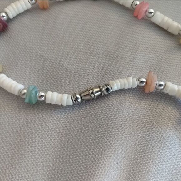 HANDMADE White and Multicolored Shell & Beaded Necklace Barrel Closure - Picture 12 of 13